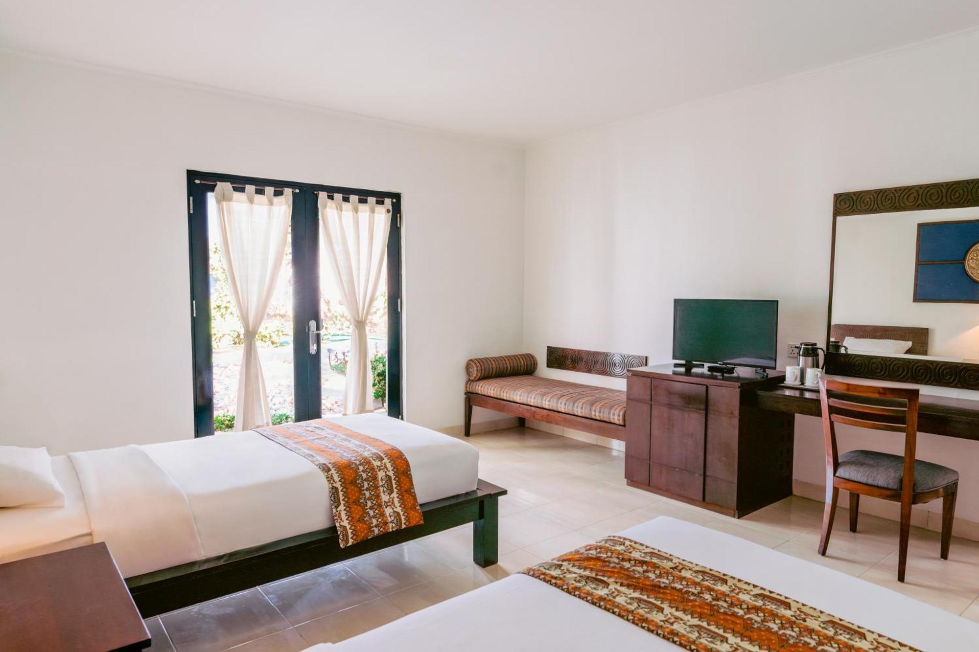 Legong Keraton Beach Hotel Canggu Kültér fotó