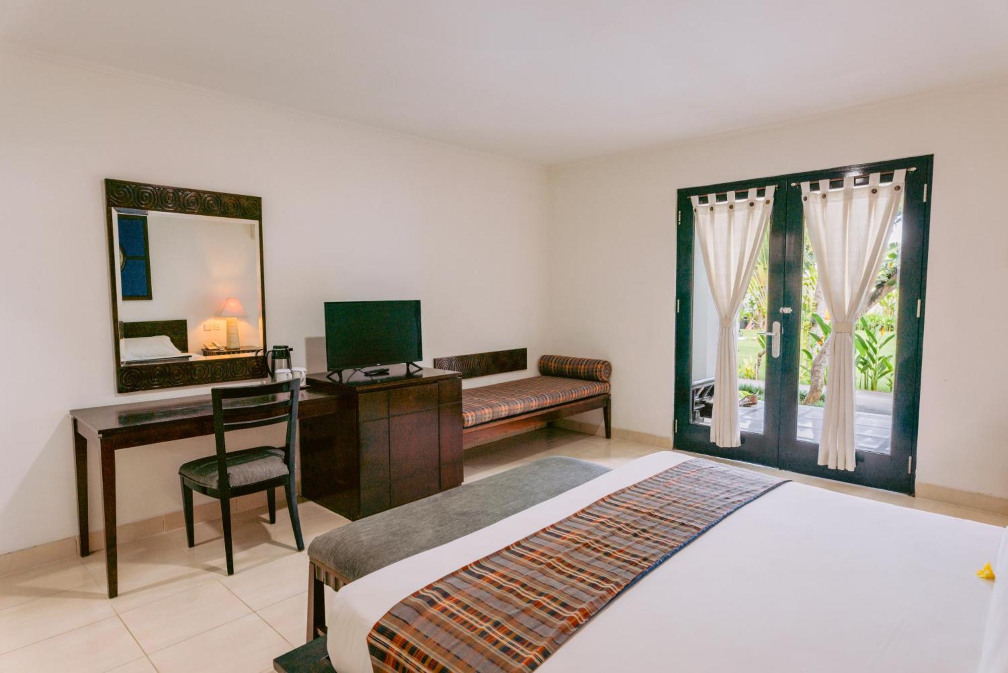 Legong Keraton Beach Hotel Canggu Kültér fotó