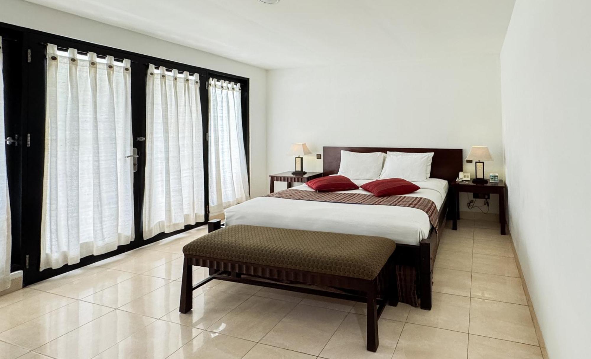 Legong Keraton Beach Hotel Canggu Kültér fotó